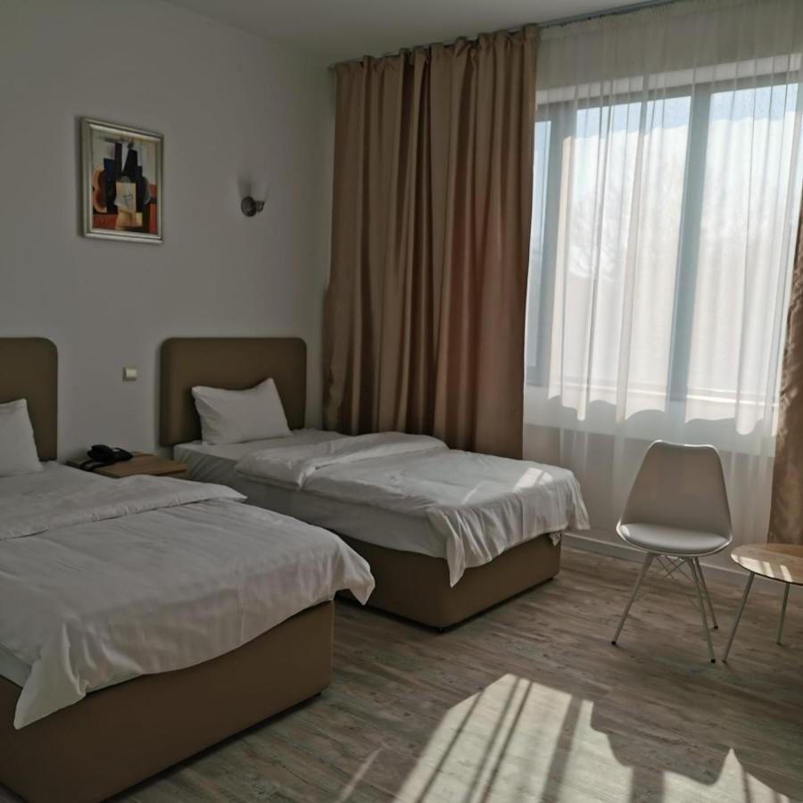 Hotel Zimbru Snagov Tincabesti Kültér fotó