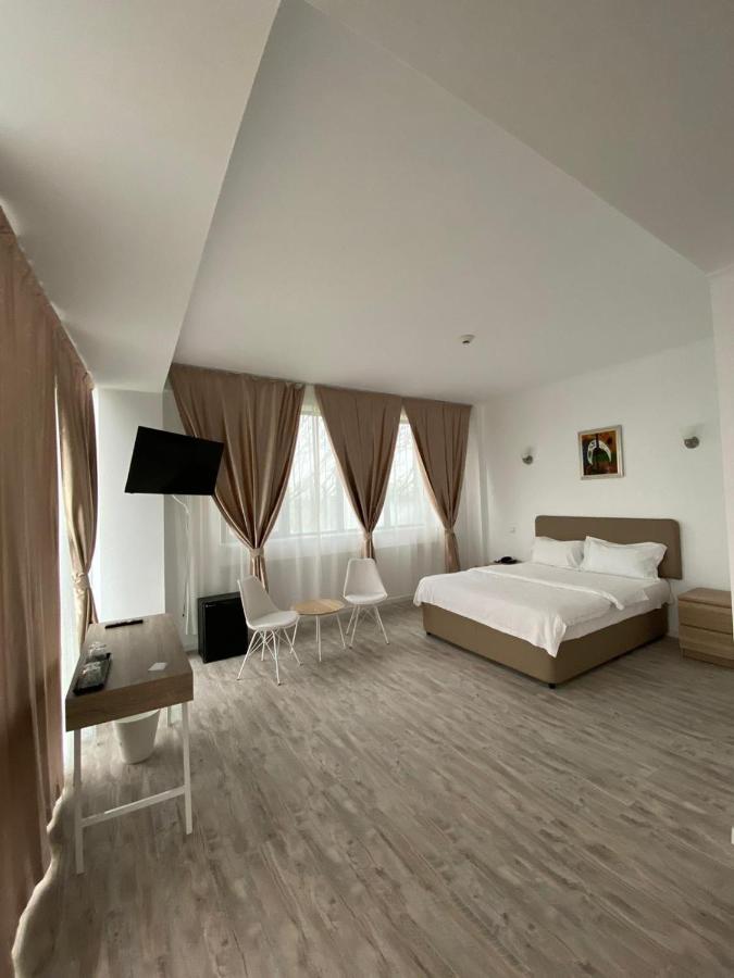 Hotel Zimbru Snagov Tincabesti Kültér fotó